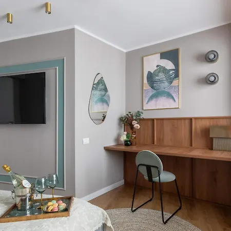 Holt - Sublime Minty Green 1Br On The Park Bucarest Esterno foto