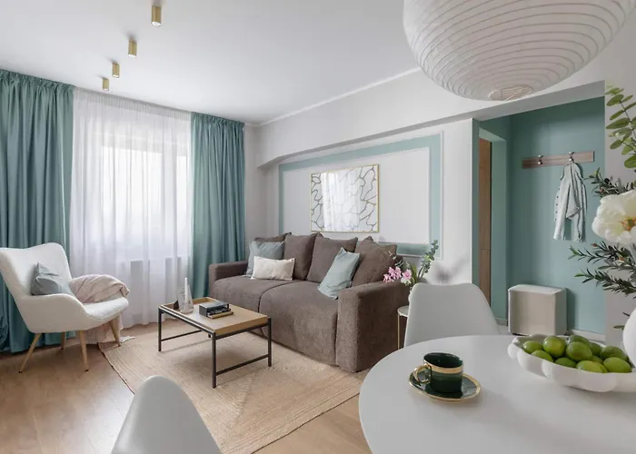 Holt - Sublime Minty Green 1Br On The Park