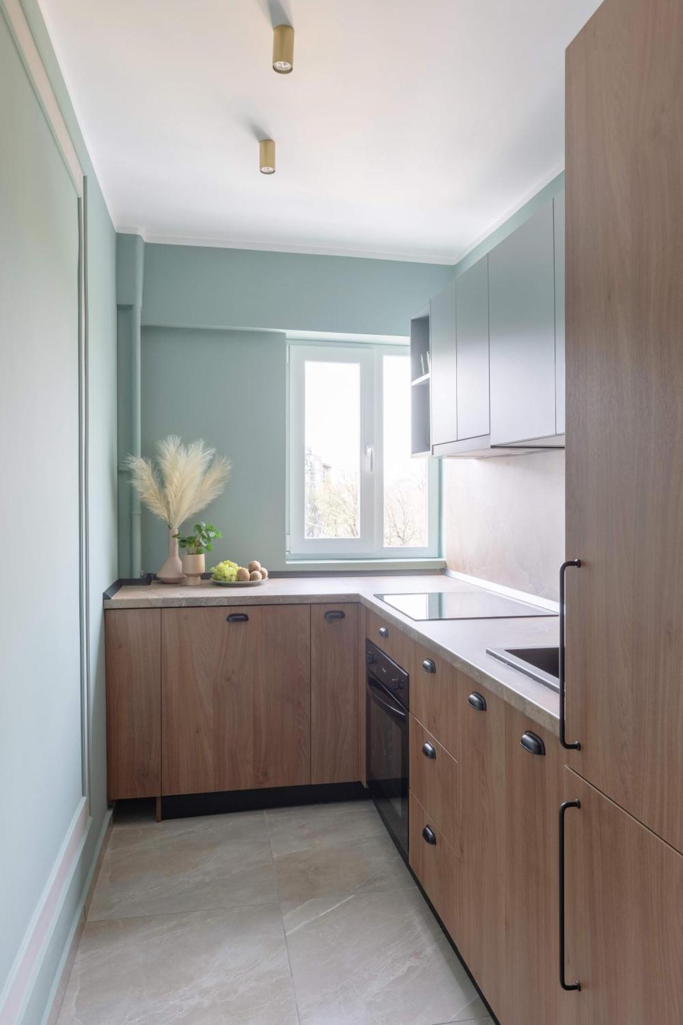Holt - Sublime Minty 1br On The Park *